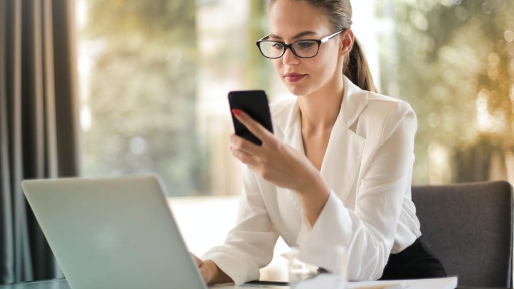 Skype ve WhatsApp Karşılaştırması: Hangisi Daha İyi? 2 skype ve whatsapp karsilastirmasi hangisi daha iyi 1