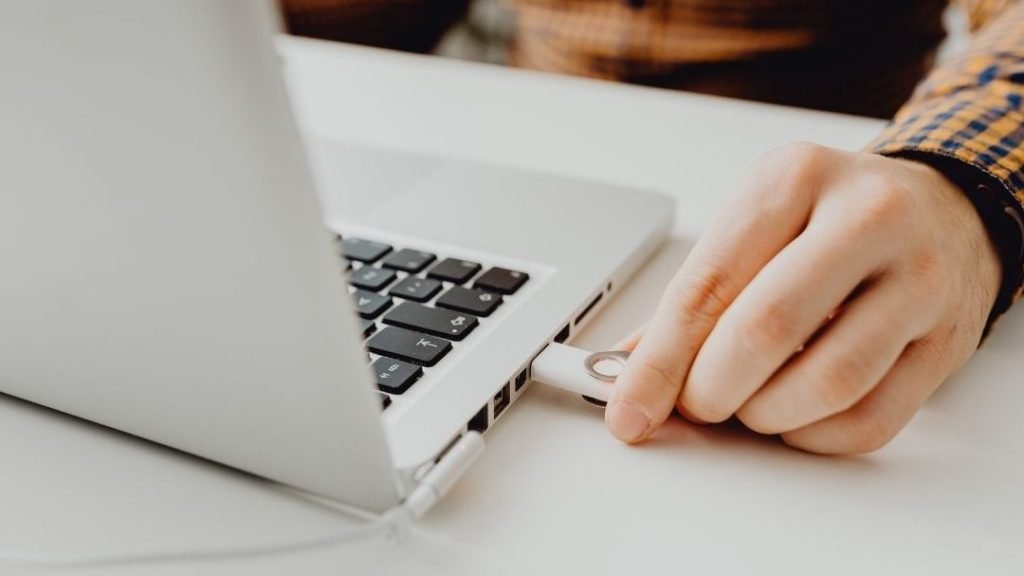 USB Belleklerde Klasörleri Gizleyen Virüs Nasıl Temizlenir? 5 usb belleklerde klasorleri gizleyen virus nasil temizlenir
